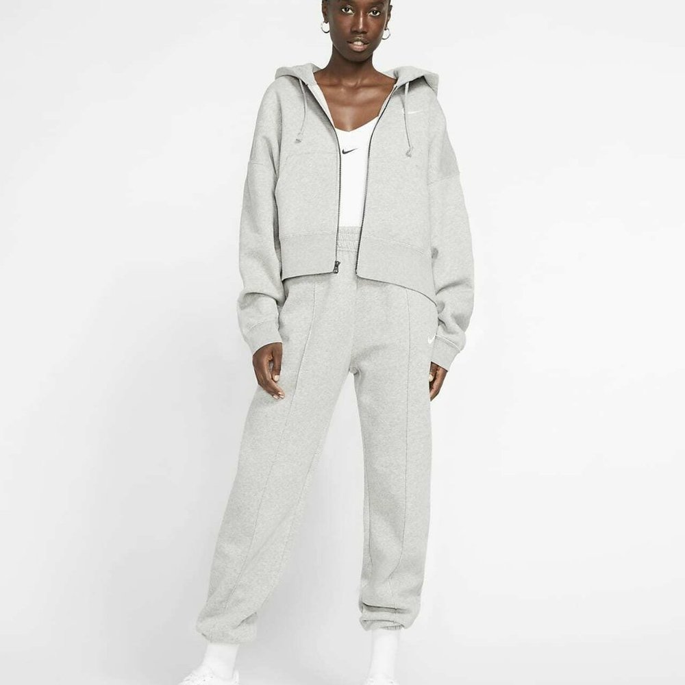 Nike Sportswear Collection Essential Fleece Pants. Brand New. Womens Size: 2XL.